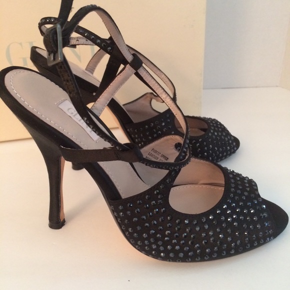 Crystal Encrusted Peep Toe Sandal-Size 5 - Picture 6 of 8